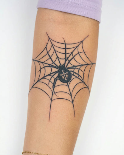 INKY Dark Web semi-permanent tattoo applied on a woman – 3 x 3 in (7x7 cm) design, realistic ink look, lasts 10 days