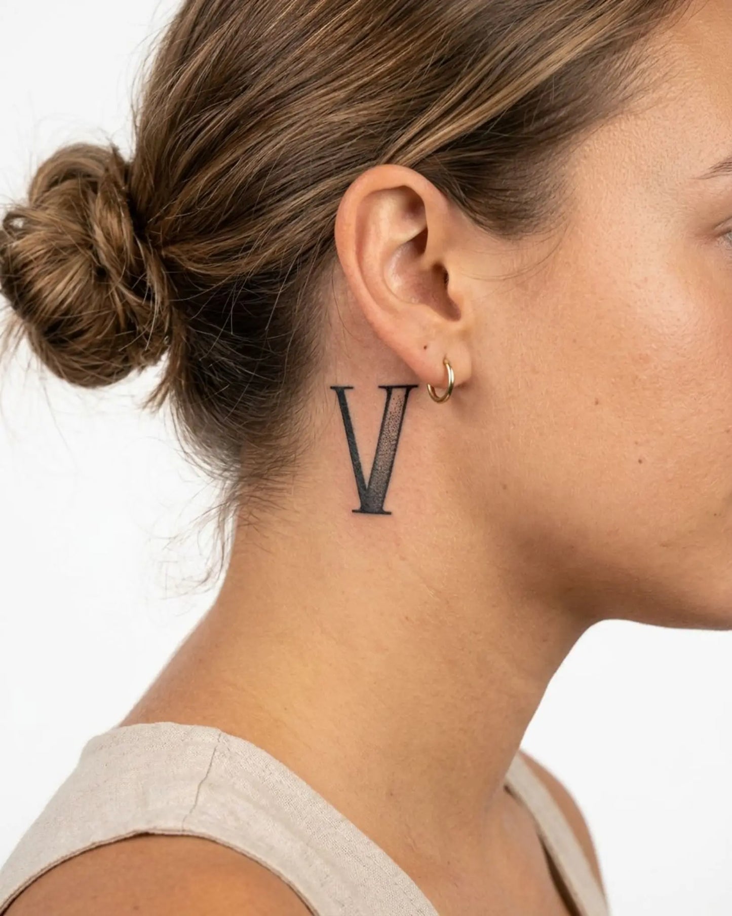 INKY Dotwork 5 2 semi-permanent tattoo applied on a woman – 2 x 2 in (4x4 cm) design, realistic ink look, lasts 10 days